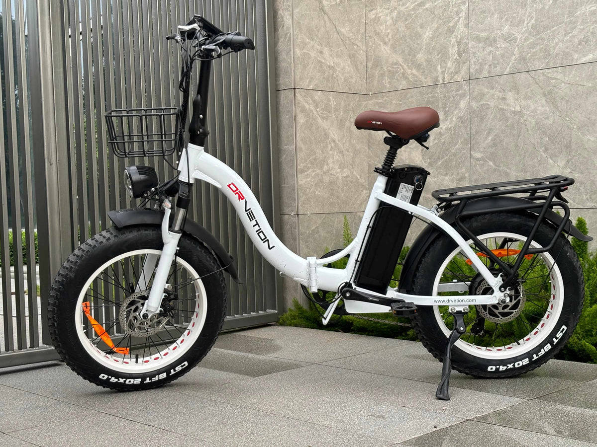 Drvetion CT20 — white e-bike parked beside a wall